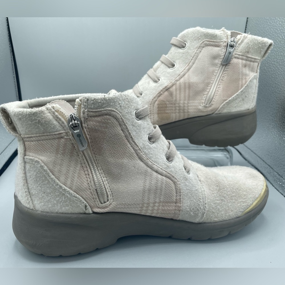 BZEES Women’s Boots Size 8.5